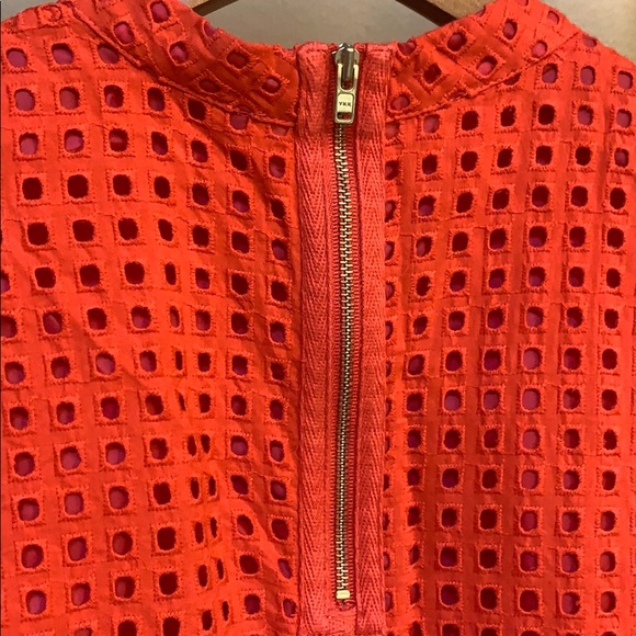 J crew elegant patterned blouse with underline accent and gold zipper back. - Picture 9 of 9